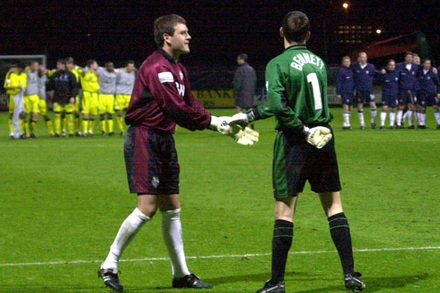 Preston goalkeeper David Lucas and his Birmingham counterpart Ian Bennett shake hands before the penalty shoot-out