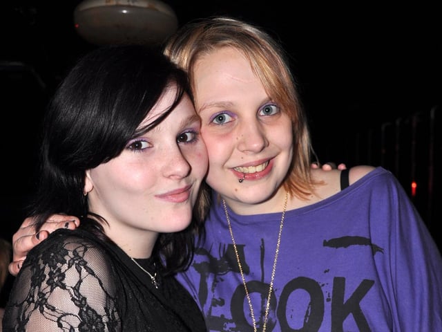 Vicky, Kim catch up.
