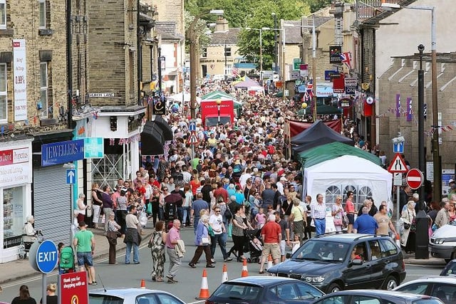 Thousands gathered in Brighouse town centre for the 1940s weekend back in 2015.