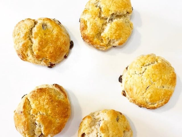 Delicious cupcakes, iced biscuits, cakes and scones - homemade and delivered in Leeds. Order at facebook.com/misshelensbakes