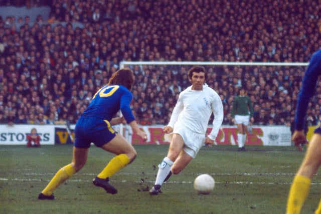 John Giles directs play against Chelsea in May 1972 at Elland Road. The Whites won 2-0 thanks to goals from Mick Jones and Billy Bremner.