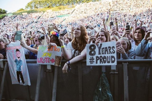 Fans show their appreciation at the sell-out Olly Murs concert in 2017