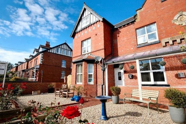6 bedroom semi-detached house for sale
Prospect Hill, Whitby.
Guide Price: 497,950
Jacksons Property Service, Whitby