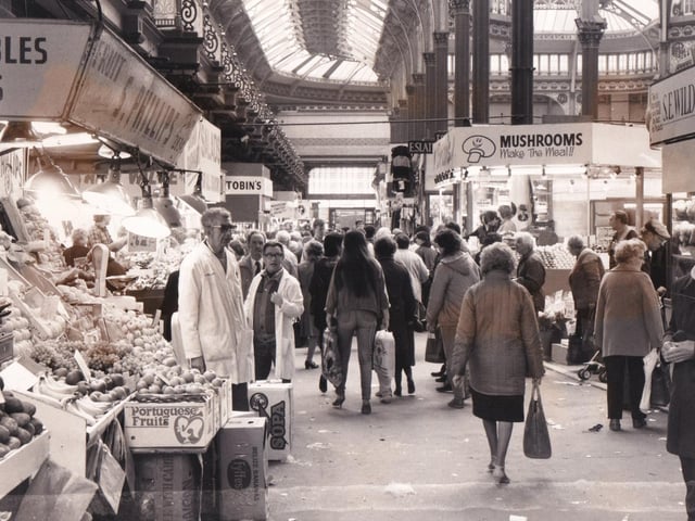 A bustling market in October 1984.