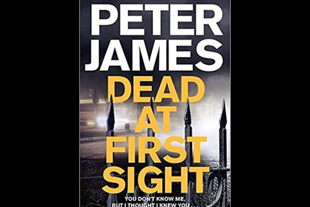 16 - Dead at First Sight: Roy Grace Series, Book 15
Peter James
68 issues