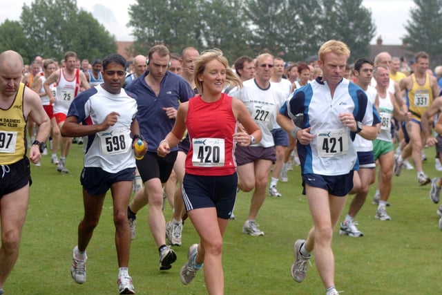 The start of the half-marathon in 2006