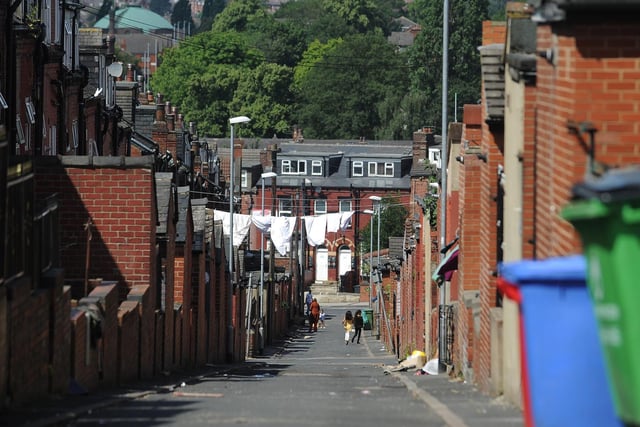 The average house price in Harehills South is 80,000.
