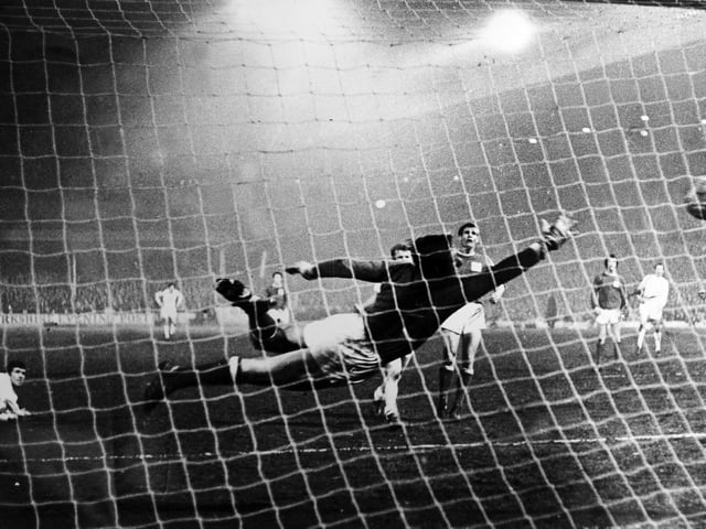 Having already won the league at Anfield, the Whites beat Nottingham Forest on the final day of these season at Elland Road thanks to this John Giles goal.