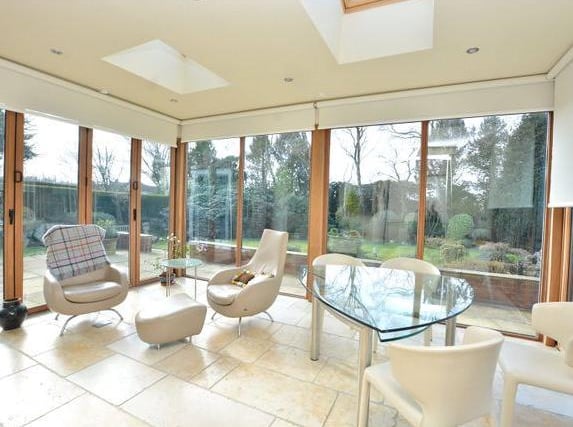Set in this fabulous position along one of North Leeds most sought after lanes is an exceptional detached residence enjoying south facing gardens and directly adjoining Moortown golf course to the rear.