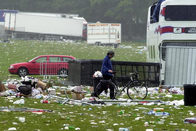 Another photo showing the huge amount of rubbish strewn across Roundhay Park after the event.
