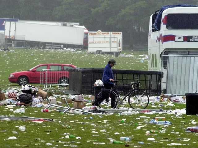 Another photo showing the huge amount of rubbish strewn across Roundhay Park after the event.