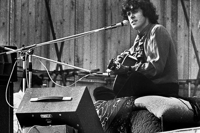 Scottish singer songwriter, Donovan, one of the top artists playing his mixture of folk, pop and psychedelia at the Bickershaw Festival in 1972.