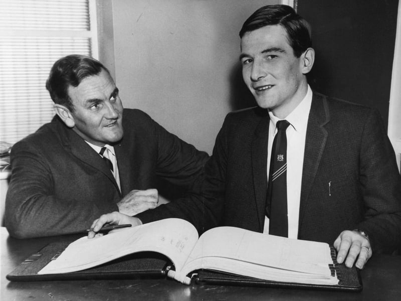 Keith Archer, Leeds United's new general manager, faced his first all-ticket match at Elland Road. The Whites played Manchester United and won 1-0 thanks to a goal from Jimmy Greenhoff in front of 43,999 fans.