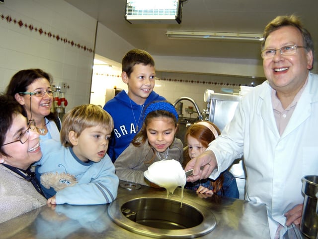 Open day in 2006: Eli Piccinato, Val Hewitt, Lucas Ayckbourn, 3, Thomas Hewitt, 10, Anna Ayckbourn, 7, Emilia Hewitt, 5, and Giulian Alonzi.