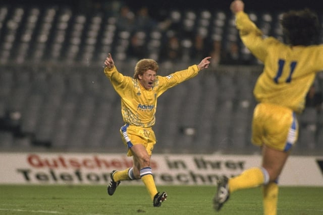 Leeds United opened the scoring thanks to a 25 yard strike from Gordon Strachan. It was a lead which would only last seven minutes when Stuttgart midfielder Andre Golke headed home to equalise.