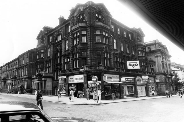 Junction of Albion Street and Albion Place, showing the YMCA building in the centre in June 1984.
