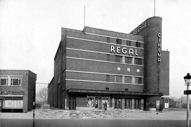 Regal Super Cinema on Cross Gates Road which was showing the film The Corsican Bros starring Douglas Fairbanks Junior and Ruth Warwick in January 1943.