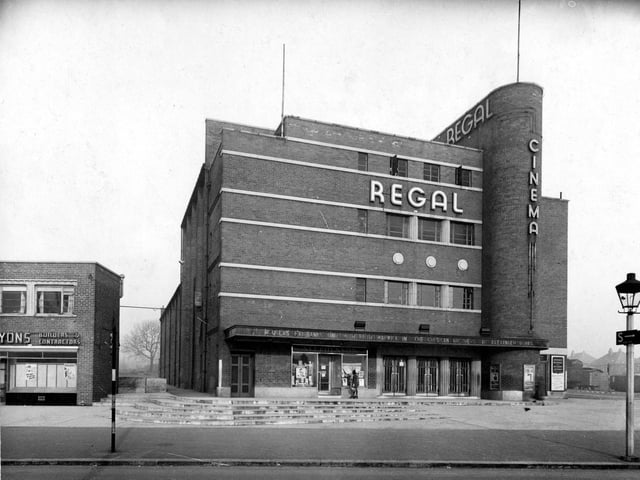 Regal Super Cinema on Cross Gates Road which was showing the film The Corsican Bros starring Douglas Fairbanks Junior and Ruth Warwick in January 1943.