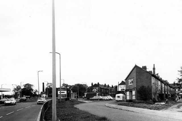 Stanningley Road in May 1979 with a Gulf Petrol Station visible on the left. The No.72 bus is visible stopped at a bus stop in the centre of the image.