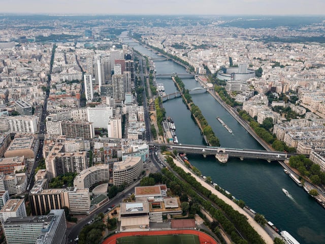 What you might think it means: A river in Paris. What it actually means: You. Hows thissen?