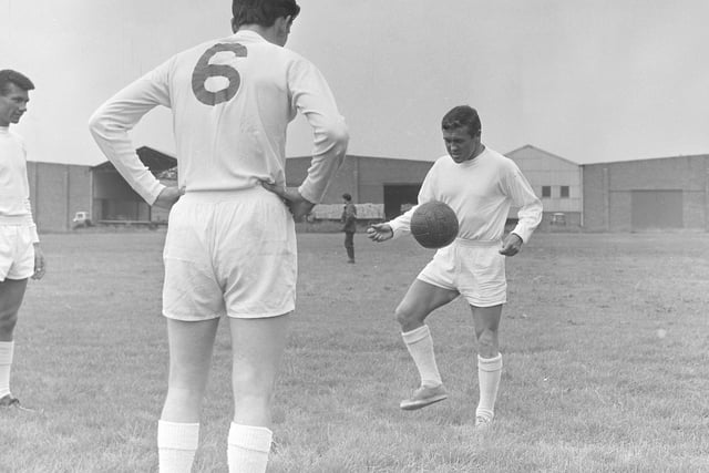 Bobby Collins practising with team-mates Norman Hunter and Paul Reaney. (Varley Picture Agency)