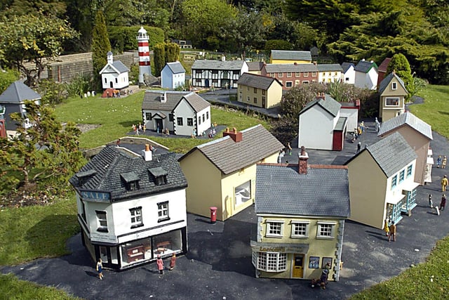 Blackpool'sModel Village & Gardens is anaward winning attraction set in 2 acres of land. Enjoy the scale model buildingsset in beautifully landscaped gardens.