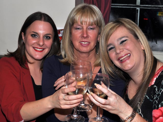 Hev, Yvonne and Sharon in Crown Tavern