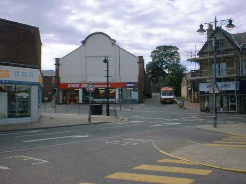 This Picture Palace first opened as a single-screen venue, with 900 seats and an unusual entrance. The building remains visible today, housing a Sainsbury’s Local