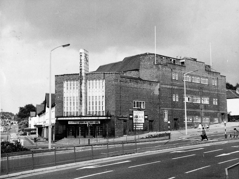 This impressive art moderne cinema boasted a capacity of 1,836. Closed in 1976, with a final double feature of The Incredible Journey and The Apple Dumpling Gang.