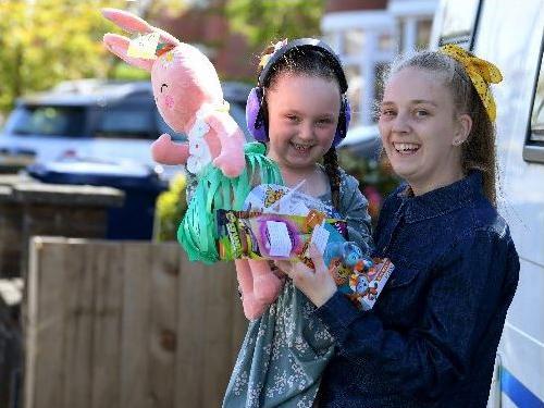 Abbie Dawson with her daughter Sophia Rose who delivered little goody bags for local children in lockdown during their exercise.