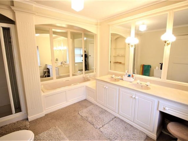 Four piece en-suite bathroom.