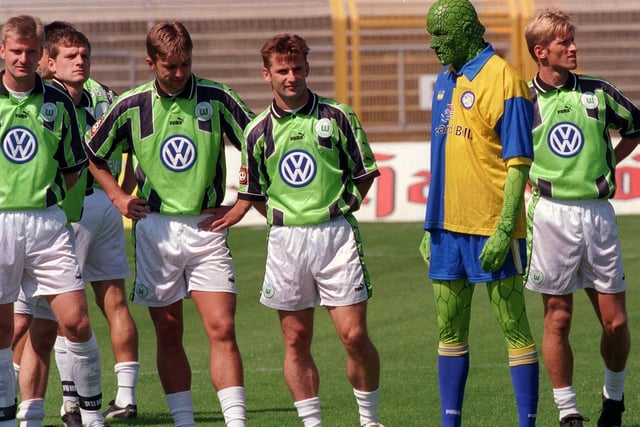 Who was the Leeds United player in the mask ahead of a pre-season clash against Wolfsburg in Germany?