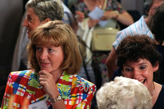More than 700 former pupils of Roundhay Girls School attended a reunion at Roundhay High.