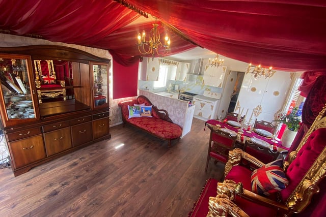 The Royal Caravan is a static caravan in Cayton Bay, Scarborough that has been designed to look exactly like the Queen’s royal residence.
