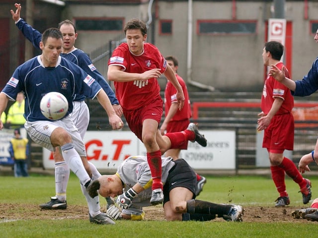 PHOTO FOCUS: Scarborough FC v Accrington Stanley / 2004
