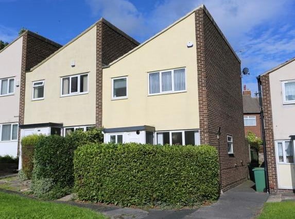 Kays Estates are delighted to offer for sale this fantastic three bedroom End Terrace property situated in a cul-de-sac location in Halton.
This home is extremely deceiving with a downstairs wc, separate dining room, individual utility room and walk-in wardrobe to the master bedroom been additional benefits!