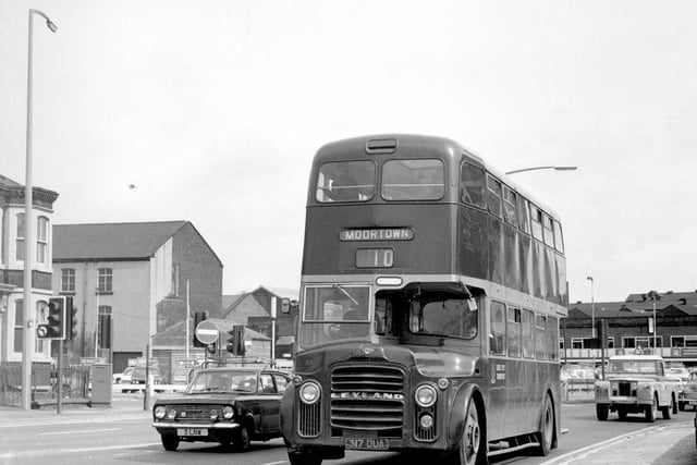 Leyland Titan/Weymann Orion 317 bus built in 1962 reg: 317 DUA. In service on route number 10 to Moortown. This was taken on Hunslet Road at the junction with Black Bull Street in July 1974.