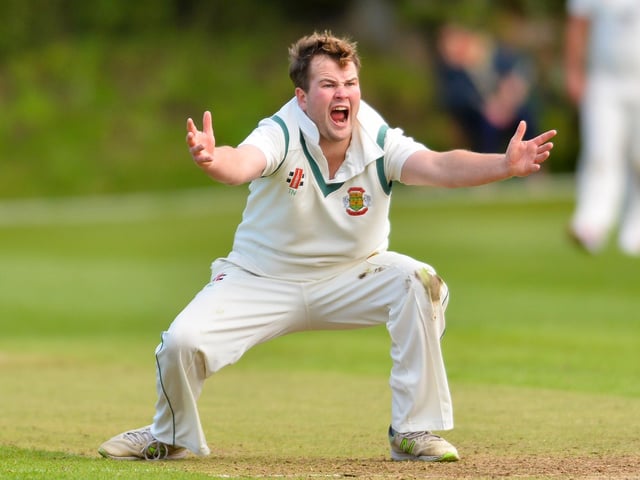 PHOTO FOCUS: Folkton & Flixton v Carlton Towers / National Village Cup quarter-final / Pictures by Will Palmer / www.will-palmer.co.uk