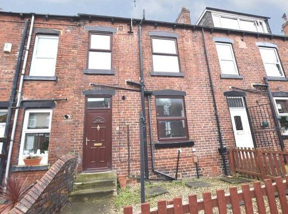 Well-presented mid back to back terrace property with garden area to the front. Ideally located for access to Leeds City Centre, Ring Road and Motorway networks. With local shops and good bus routes nearby.