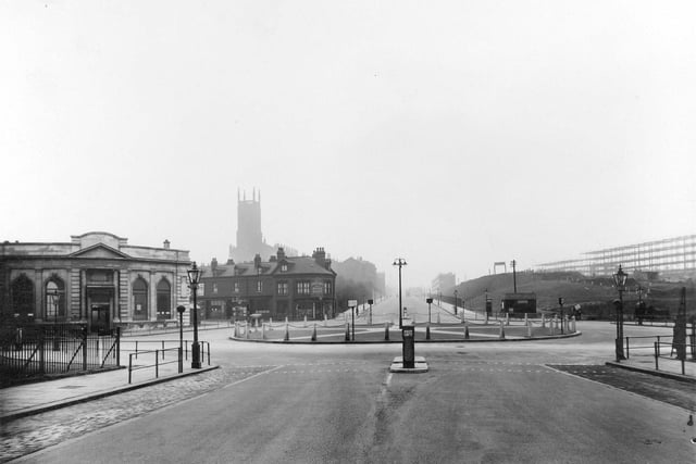 Flats construction in April 1937. The junction of New York Road, to the forefront, continues as York Road over the roundabout. Regent Street and Mabgate are to the left.