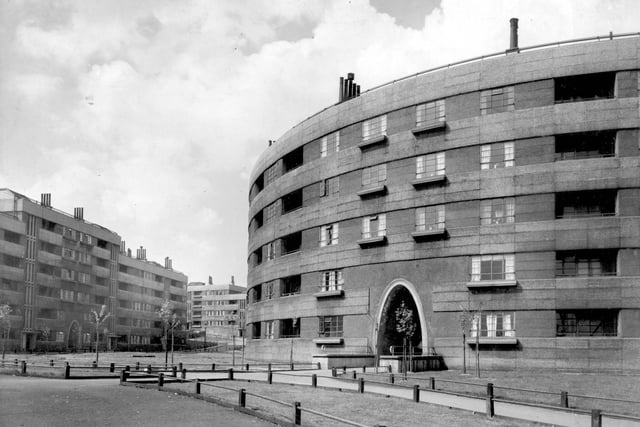Jackson House in 1939. It has a curving wall which encompasses one of the three childrens' playgrounds.