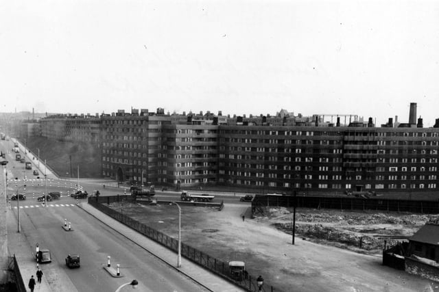 Elevated view looking south-east down New York Road towards Quarry Hill Flats in June 1952.