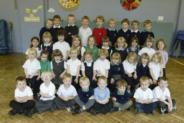 Castle Hill School's reception class in 2004