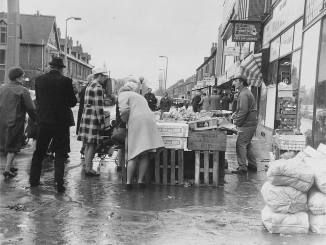 Do these photos of Cross Gates in the 1970s bring back memories? PICS: YPN
