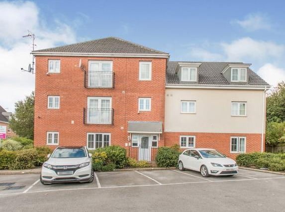 Offered for sale is this two bedroom ground floor apartment, situated within close proximity to Leeds City Centre. The apartment comprises of: Entrance hall, open plan living/kitchen, two bedrooms, ensuite and house bathroom. Allocated parking space, visitor parking and communal gardens.