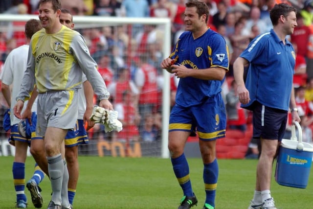 Viduka bent home a brilliant winner two minutes from time at Highbury to shrug off the ugly shadow of relegation for Peter Reid's Leeds United.