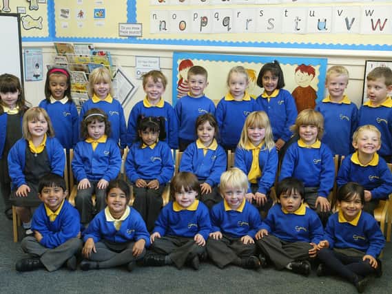 17 pictures of school starters in Calderdale from 2008
