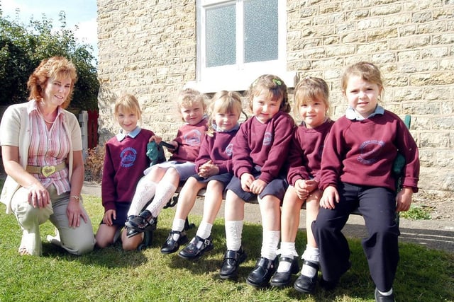 Brompton School 2003, with Mrs Russell.