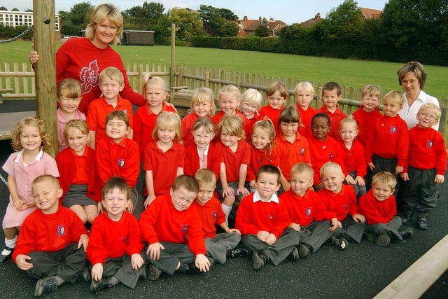 Newby & Scalby School in 2003, Mrs MacMillan's class RJM, with teaching assistant Marianne Perry.