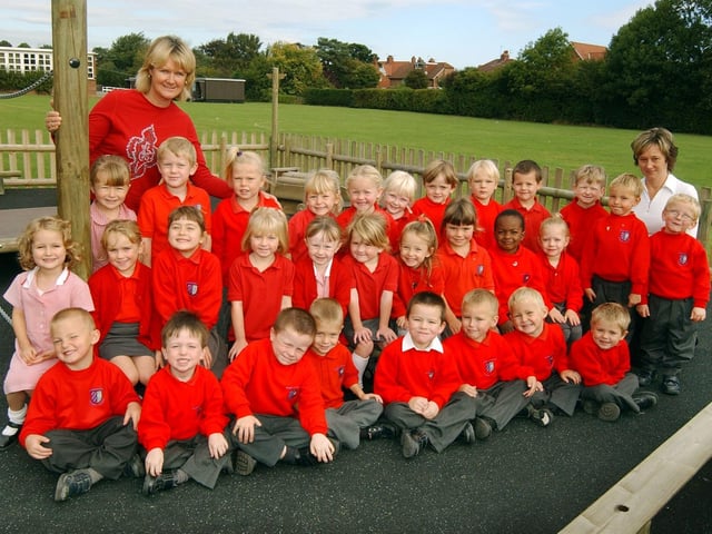 Newby & Scalby School in 2003, Mrs MacMillan's class RJM, with teaching assistant Marianne Perry.